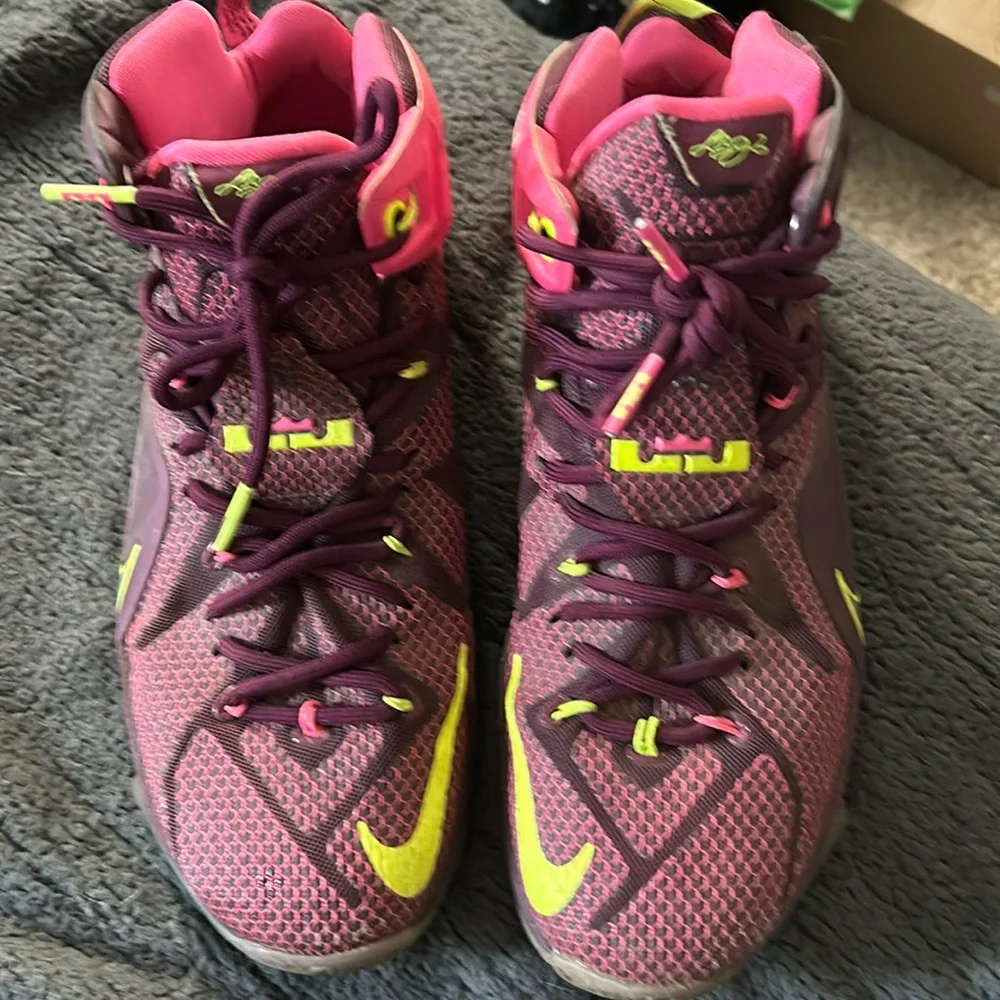 LeBron James Nikes - Picture 1 of 3